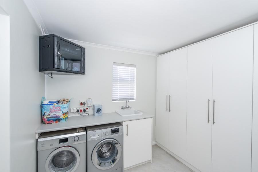 3 Bedroom Property for Sale in Laguna Hills Western Cape